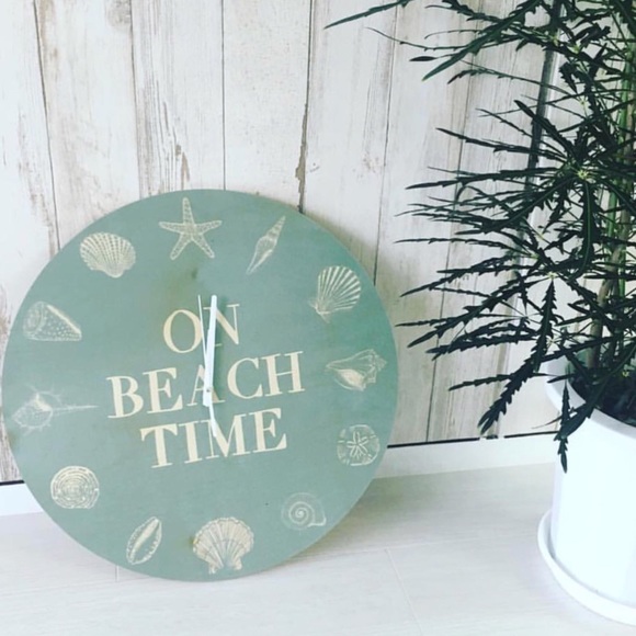 Bookmark our closet - Picture 3 of 8